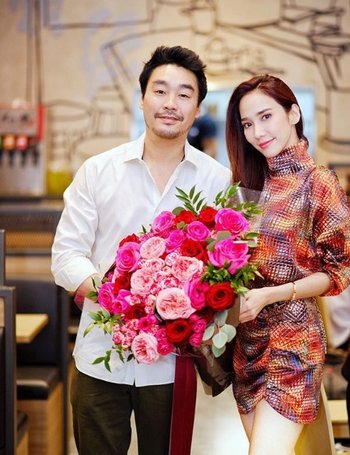 &#8220;อั้ม พัชราภา&#8221; ควง &#8220;ไฮโซพก&#8221; ซื้อของที่ซูเปอร์มาร์เก็ต ถูกแซวเป็นพ่อบ้านในฝัน