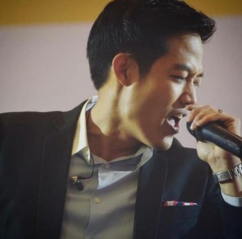 ตู่ ภพธร