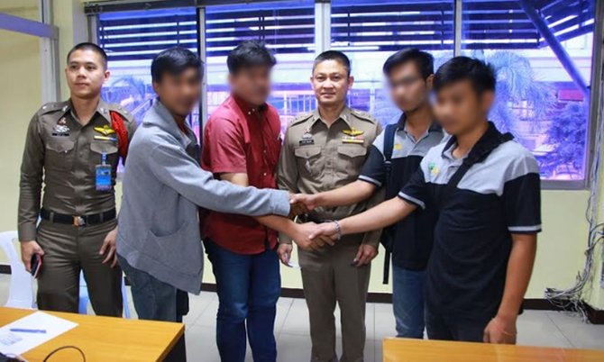 13menfightmistake-1