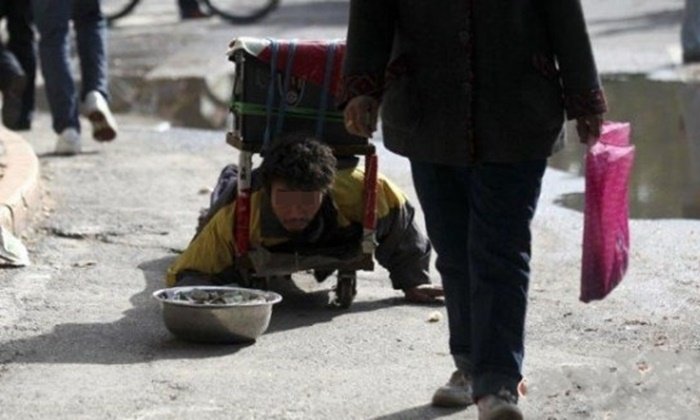 แฉเบื้องหลัง "ขอทานปลอม" หากินกับความสงสารของคนจีน