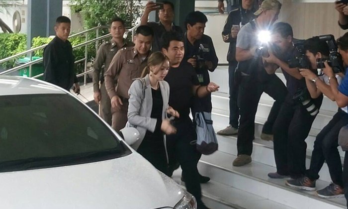 "โฟร์ ศกลรัตน์" เข้าพบกองปราบแจงรีวิว เมจิกสกิน