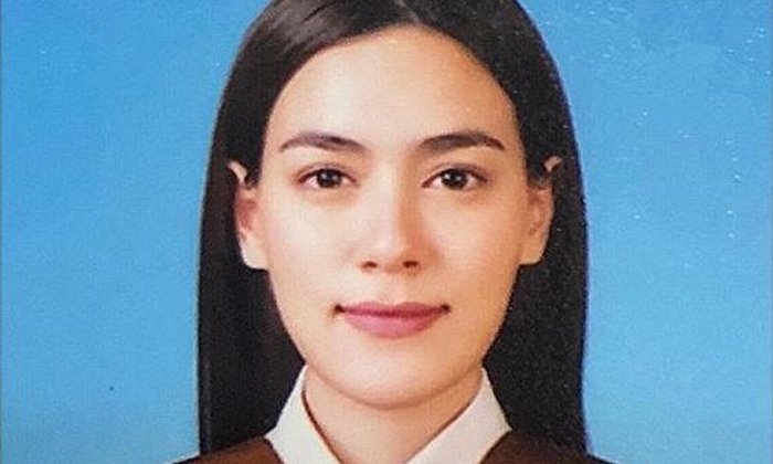 คิมเบอร์ลี่ เรียนจบแล้ว ใส่ชุดครุยถ่ายรูปติดบัตรยังสวยเป๊ะ