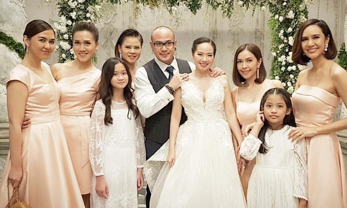 รวมตัวเฉพาะกิจ "ลูกดารารุ่นใหญ่" เป็นเพื่อนเจ้าสาวงานแต่ง "ดีเจปอ-พีช ศศิมา"