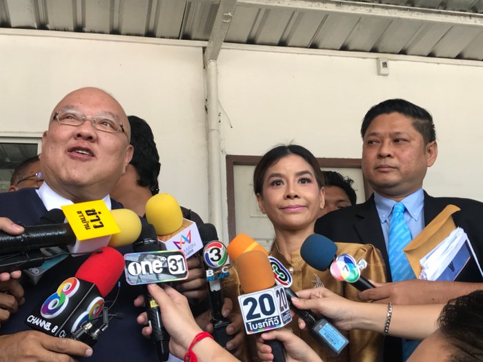 คลิปนาทีตำรวจบุกตะครุบ "ทนายสุกิจ" กลางสน.พหลโยธิน คดีรุกป่าสงวน