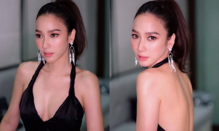 ช่างแต่งหน้ายังต้องถาม ผิวหรือแก้ว "อั้ม พัชราภา" ใสยิ่งกว่ากระจก
