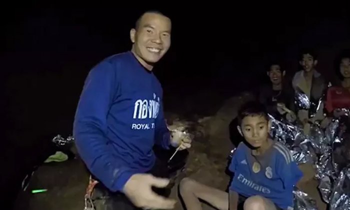 ฟังเสียง "หมอภาคย์" เล่าเรื่อง "ทีมหมูป่า" ตลอดเวลาที่อยู่ในถ้ำหลวง (มีคลิป)