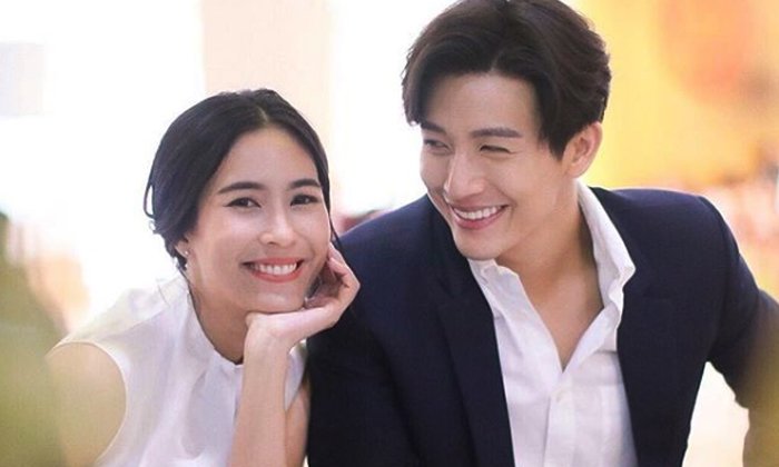 งานแต่ง "พุฒ-จุ๋ย" เรียบหรูธีมไทย อลังการงานรดน้ำสังข์ "สังข์" ราคาสูงลิบ