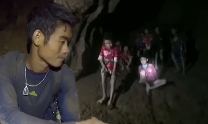 เผยความลับ “โค้ชเอก” เสี่ยงชีวิต ว่ายน้ำฝ่ากระแสออกถ้ำหลวง หวังช่วยเด็กรอด