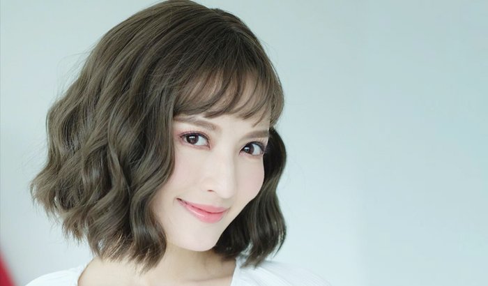 ลุคนี้ชนะไปเลย "แอฟ ทักษอร" มากับผมทรงใหม่ สวยสุดหยุดทุกคน