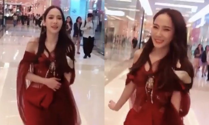 วินาที "อั้ม พัชราภา" รองเท้าส้นสูงหัก เดินเท้าเปล่ากลางพารากอน (มีคลิป)