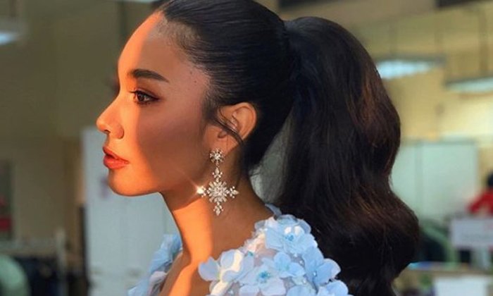 "แก้ม วิชญาณี" ในลุคเจ้าหญิง สวยสง่ามาก แฟนคลับยังแซว ว่าเหมือน "อั้ม พัชราภา"