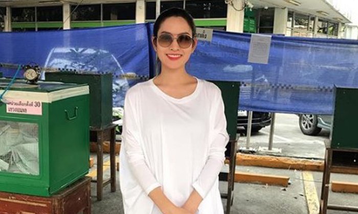 นาทีเดียวก็มีค่า "แอฟ ทักษอร" เล่าโมเมนต์ตื่นเต้น เกือบเลือกตั้งไม่ทัน เพราะรถติด