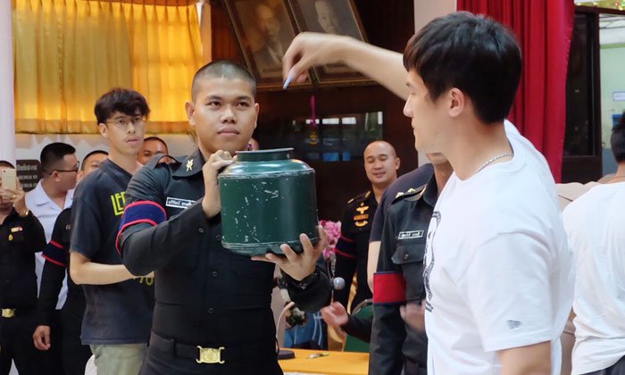 "เจมส์ มาร์" จับได้ใบดำ! หลังสละสิทธิ์ผ่อนผันเกณฑ์ทหารปีสุดท้าย