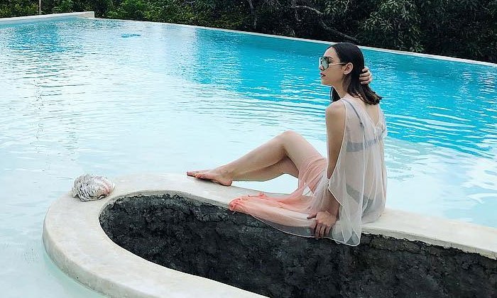 "แมท ภีรนีย์" ทริปบาหลีพาแซ่บต่อเนื่องกับชุดบิกินี่เซ็กซี่ใต้ผ้าซีทรู