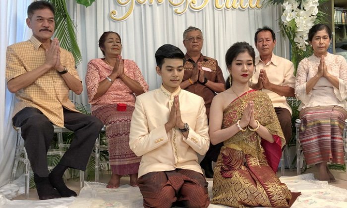 สุดชื่นมื่น! วิวาห์หญิงรักหญิง ยิ่งกว่าพรหมลิขิตโตมาด้วยกันตั้งแต่อนุบาล