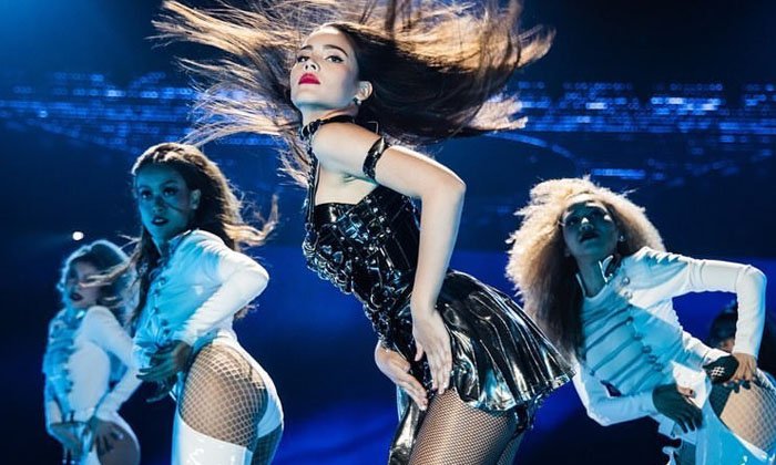 "ญาญ่า" ฟังทุกคำติ! ดราม่าคอนเสิร์ตโชว์คู่ "ณเดชน์" เร่าร้อนเกินพอดี