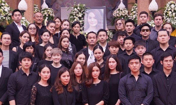 ส่ง "น้ำตาล เดอะสตาร์" เป็นนางฟ้าบนสวรรค์ เพื่อนๆ ร่ำไห้อาลัยเป็นครั้งสุดท้าย