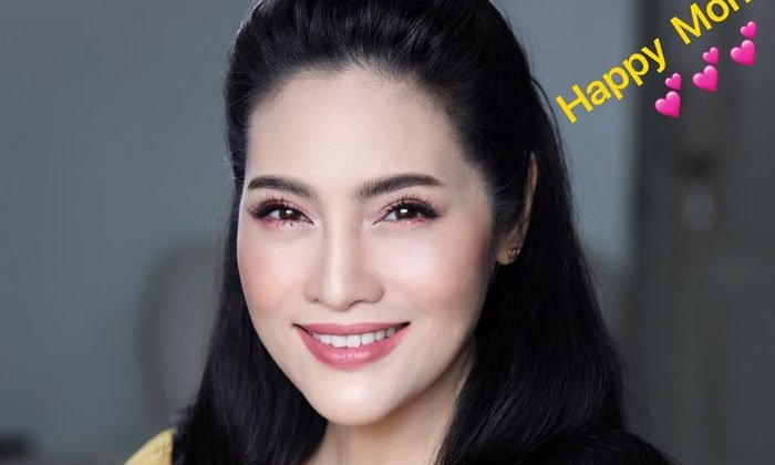 "อรอนงค์ ปัญญาวงศ์" โชว์ใบหย่าปิดฉากรัก 26 ปี ปัญหามือที่สาม