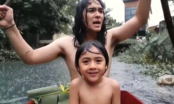 "แน็ก ชาลี" ร้องเพลงสคูบี้ดู เวอร์ชั่นเสียงเพราะ ขอบคุณหลานที่อดทนความหนาว