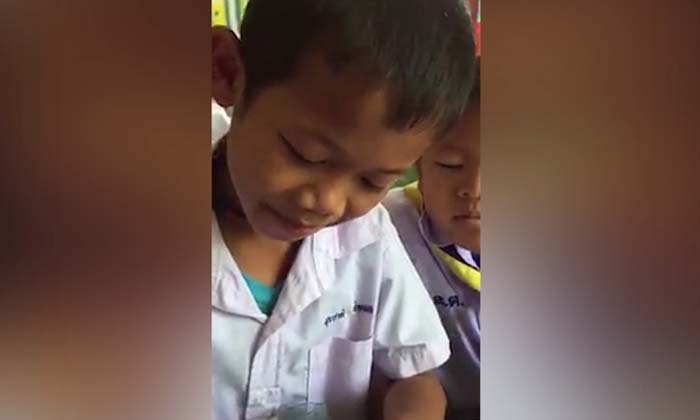 คลิปเด็ด! เจ้าหนูตอบแมนๆ เมื่อครูถามถึงสาเหตุรอยช้ำที่ใบหน้า