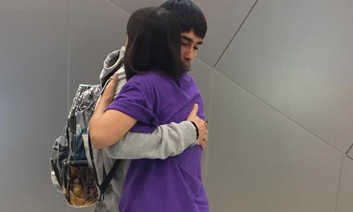 เพราะต้องห่างกันไกล "ญาญ่า" มอบกอดที่อบอุ่นส่ง "ณเดชน์" เดินทางไปต่างประเทศ