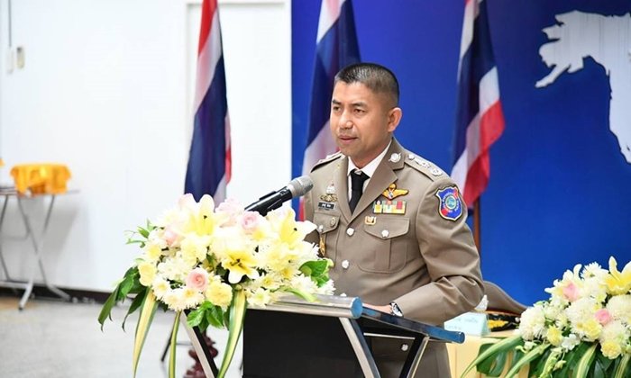 ส่องเส้นทาง "เทพโจ๊ก" เหลืออีก 3 ขั้นสู่เก้าอี้ "ผู้นำสีกากี"