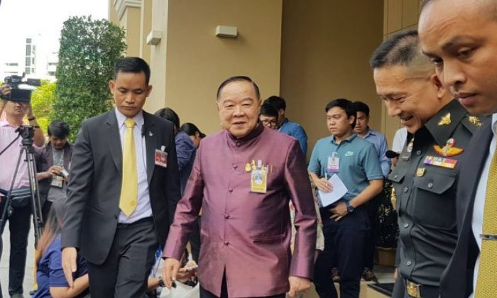 "พล.อ.ประวิตร" ยืนยันไม่เปิดเพจส่วนตัวแน่ ย้ำคนด่าถือเป็นเรื่องธรรมดา