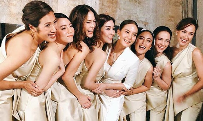ส่องชุดแก๊งเพื่อนเจ้าสาว "เจนี่ เทียนโพธิ์สุวรรณ" น้อยแต่มาก เรียบแต่โก้