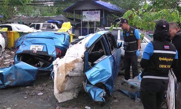 พยานยัน เก๋งชนราวสะพาน รถเละขาด 2 ท่อน ดับ 6 เพราะน้ำขังบนถนน