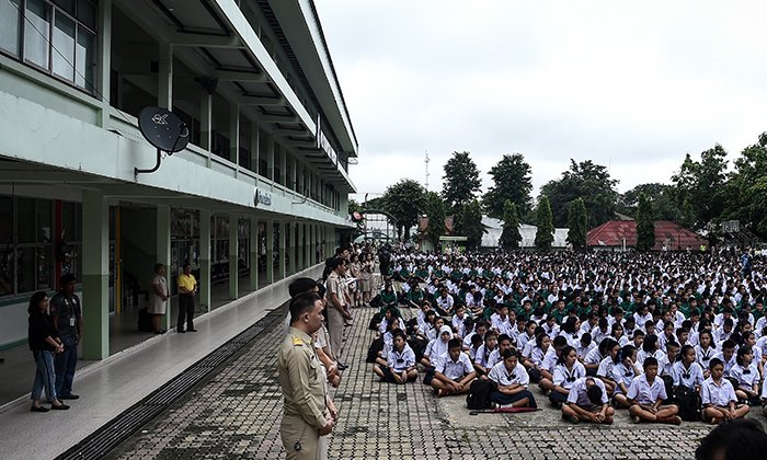 เล็งแก้จรรยาบรรณครู "กั๊กวิชาเพื่อสอนพิเศษ-เล่นไลน์-เล่นเฟสจีบเด็ก" เข้าข่ายผิดทันที