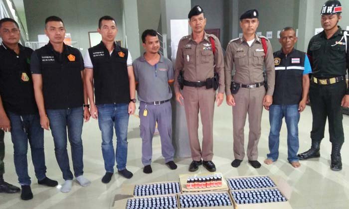 ตำรวจสตูลตรวจยึด "ยาแก้ไอ" ส่งพัสดุกว่า 450 ขวด เตรียมสืบสวนขยายผล