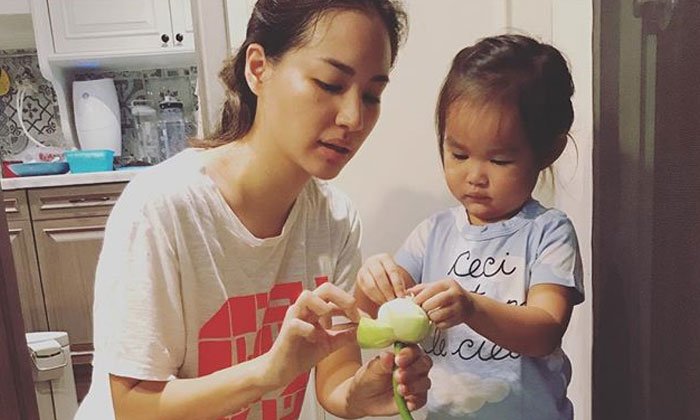 "ต่าย ชุติมา" ติดแฮชแท็กที่ทำให้แฟนๆ เชื่อว่าทุกอย่างจะผ่านไปด้วยดี