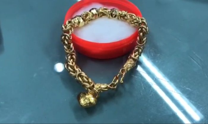 แม่บ้านโอด-ซื้อทองหนัก 1 บาทในห้างดังกลางเมืองศรีราชากลับได้ทองปลอม!