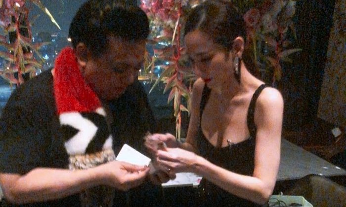 เจอเงินเป็นฟ่อน "อั้ม พัชราภา" จึงได้ของขวัญวันเกิดจาก "เอ ศุภชัย"