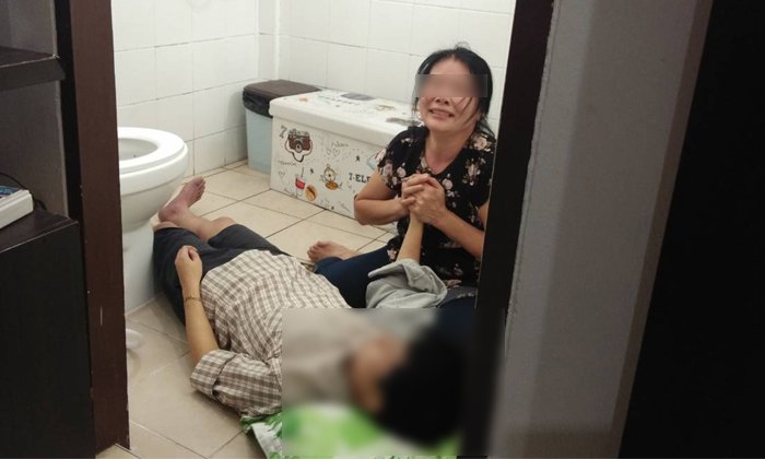 แม่กอดศพแทบขาดใจ-ลูกสาววัย 26 ผูกคอตายดับคาบ้าน คาดน้อยใจชีวิต