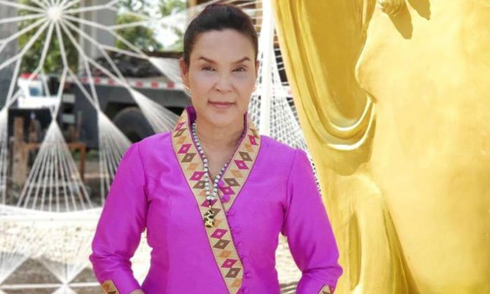 "ศิริพร อำไพพงษ์" โปรยทานเป็นแสน แถมให้เลขเด็ด