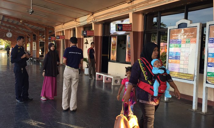เดือดร้อนหนัก หลังคนร้ายลอบวางระเบิด รางรถไฟรือเสาะ