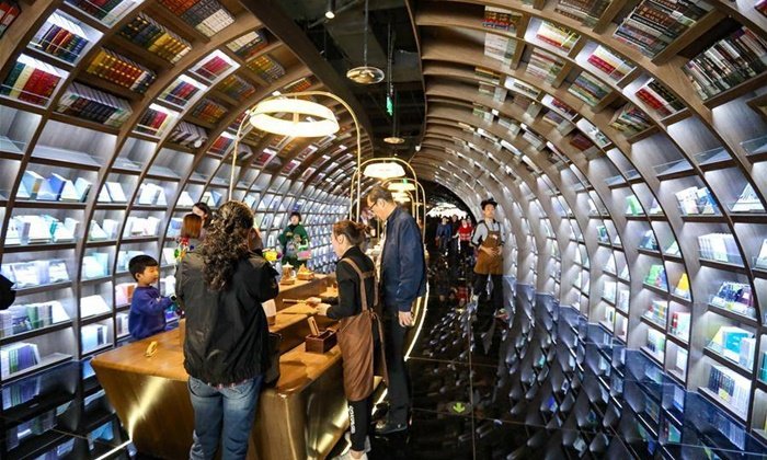 เฟื่องฟู! “ร้านหนังสือ” ในจีนพุ่งเกิน 2 แสนร้าน ยอดขายเฉียด 9 หมื่นล้านหยวน