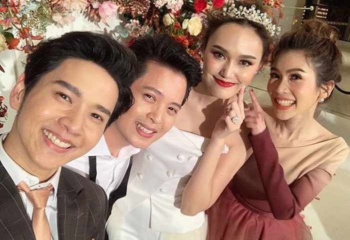 "โต๋ ศักดิ์สิทธิ์" แอบโดนกดดัน ควง "ไบรท์" ไปงานแต่งน้องชาย