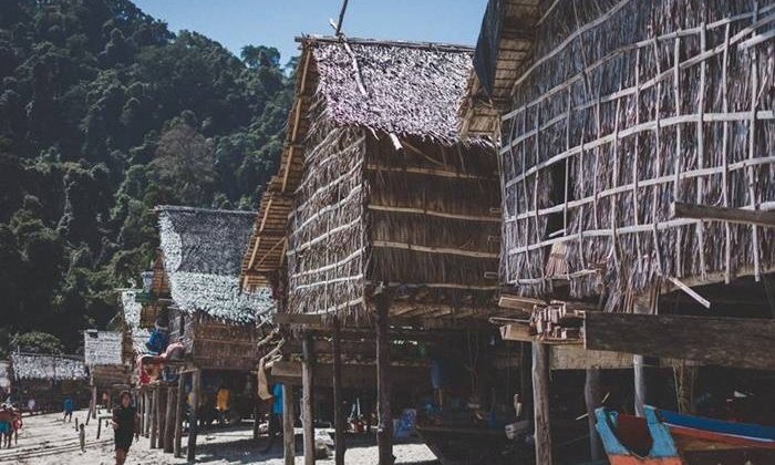 เป็นห่วงวิถีดั้งเดิม "ชาวมอแกน" สาบสูญ บ้านเรือนผูกอาจไม่มีให้ได้เห็นอีก