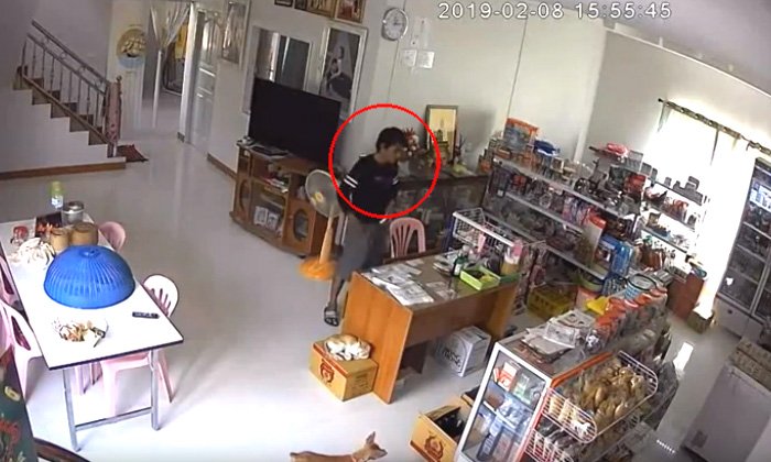 สาวช้ำ-วอนตำรวจลากคอโจรงัดร้านค้าฉกสร้อยทอง-เงินสดสูญ 3 หมื่นหนีลอยนวล