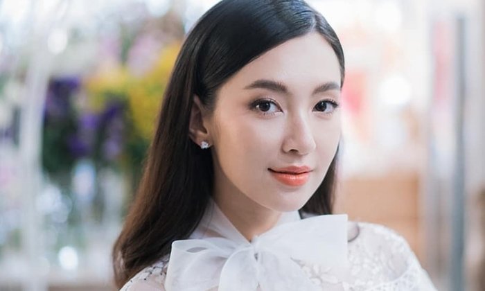 "เบลล่า" เล่าโมเมนต์ ให้ดอกไม้ "พี่เวียร์" ไม่เขินแต่ดีใจ ที่เห็นเขามีความสุข