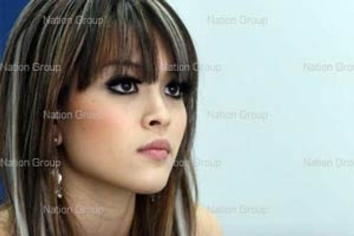 ลีเดียควงป้าโร่แจ้ง ตร. หลังบ้านถูกงัด สูญหลายล้านบาท