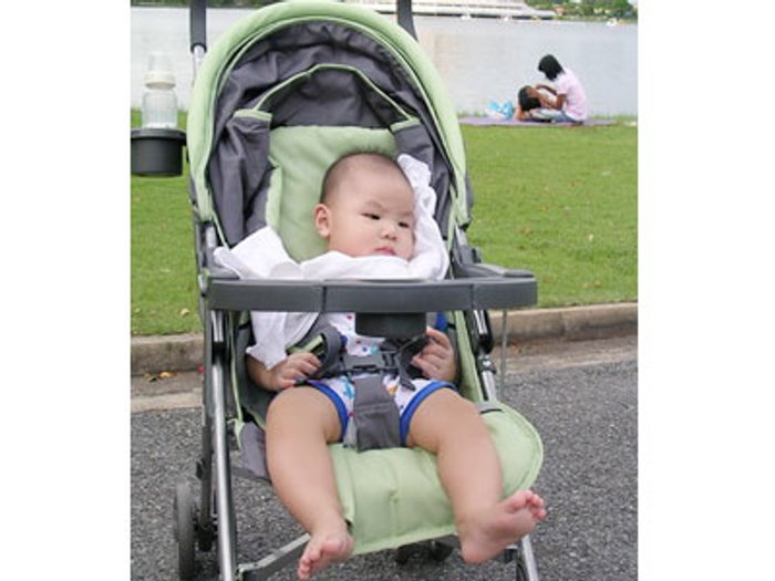 สหรัฐฯเรียกคืนรถเข็นเด็ก 1 ล้านคันที่ผลิตในอังกฤษ