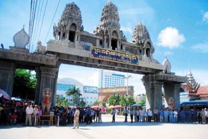 เสียงครวญ ไทย-ขะแมร์ ข้างบนตี ข้างล่างเจ็บ
