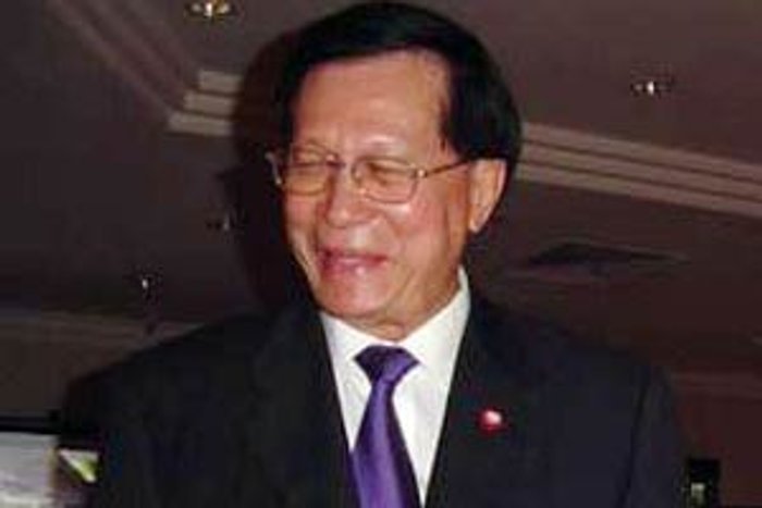 ศาลออกหมายจับ อดิศัย คดีกล้ายาง