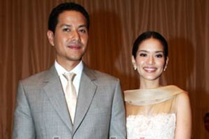 อ้อม-อาท รับพระราชทานน้ำสังข์ 25ส.ค.