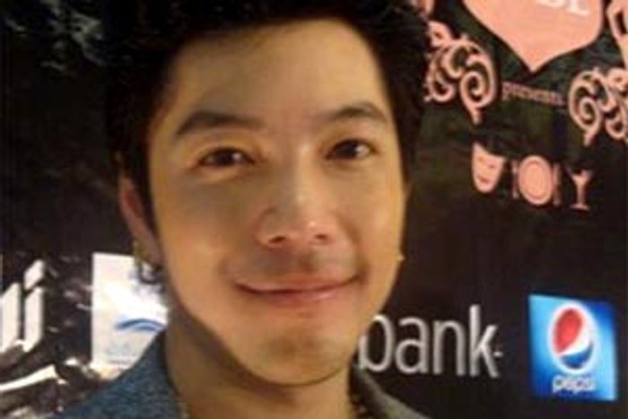 ก้องการุณฟุ้งรักHappyโต้ น้ำชางอนถี่