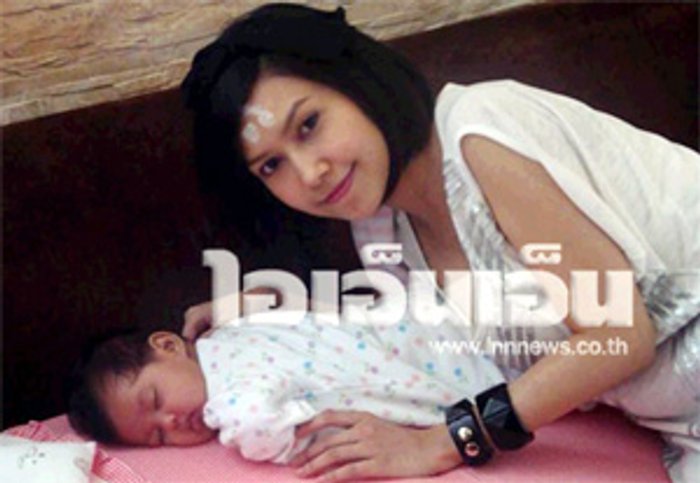 ยุ้ย ฟุ้ง โด่ง เห่อลูกสาวห่วงเป็นภูมิแพ้