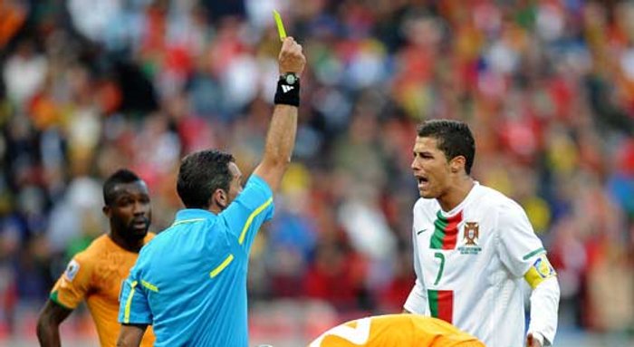 FIFAแถลงล้างแข้งสะสมใบเหลืองหากเข้า8ทีม